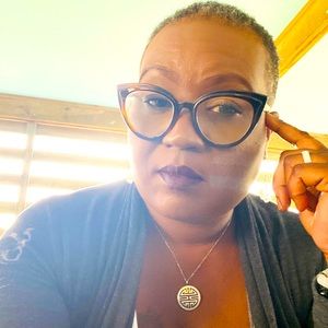 MEET THE SELLER 💜